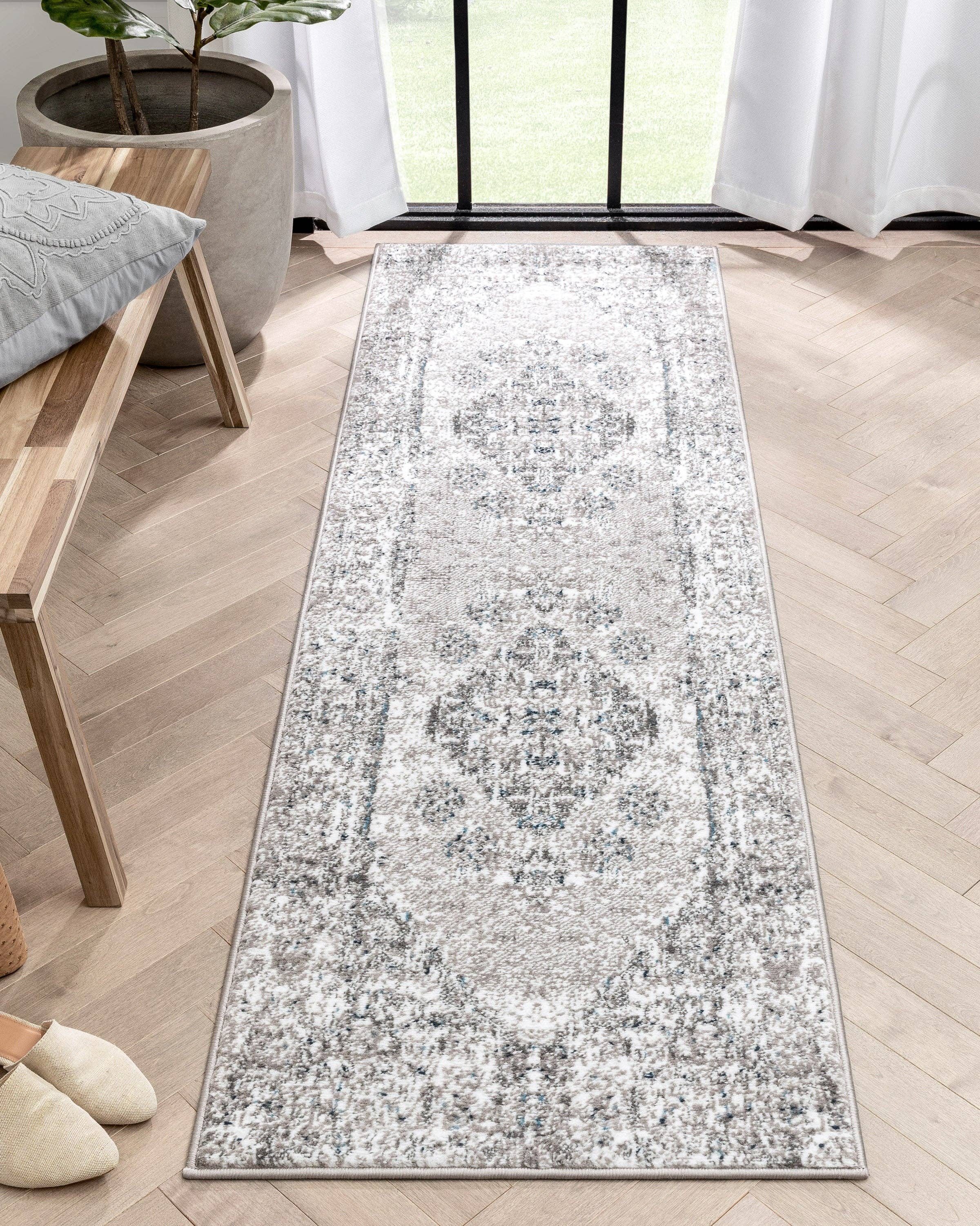 Trieste Vintage Floral Medallion Pattern Ivory Grey Rug: 5'3 x 7'3