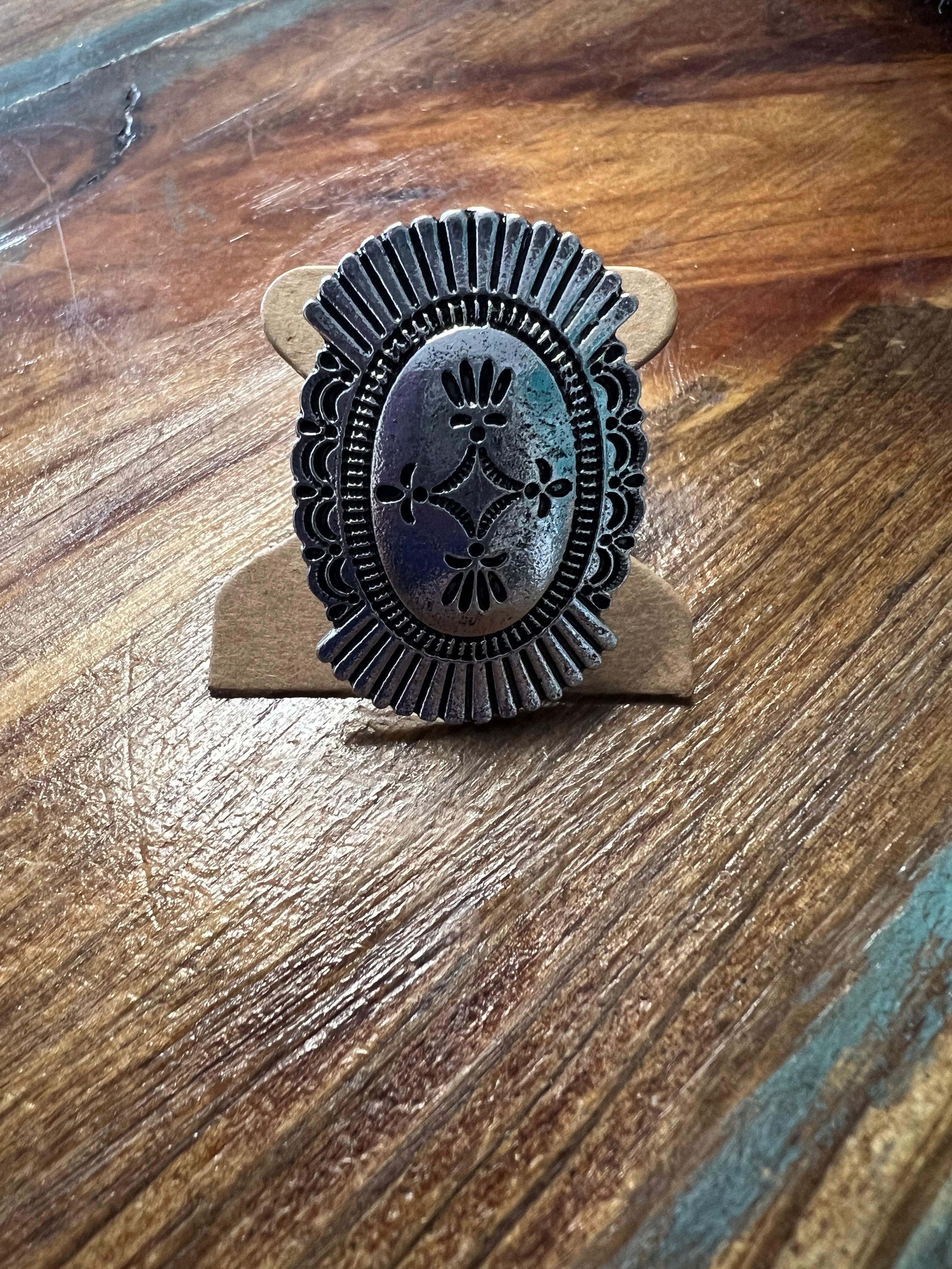 Large western ring